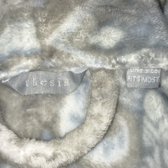 THESIS paisley print short bath robe gray white blue super soft NEW size OS - Picture 5 of 9